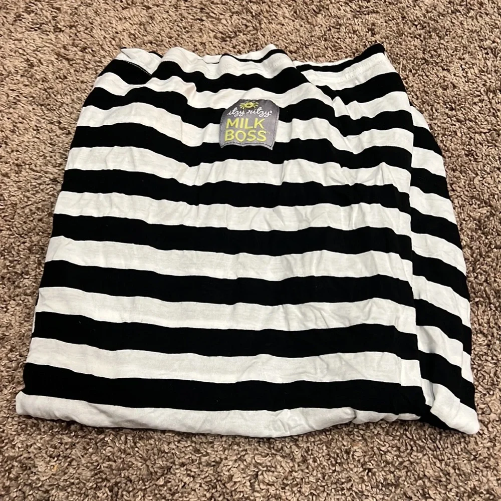 Itzy Ritzy Black and White Striped Milk Boss